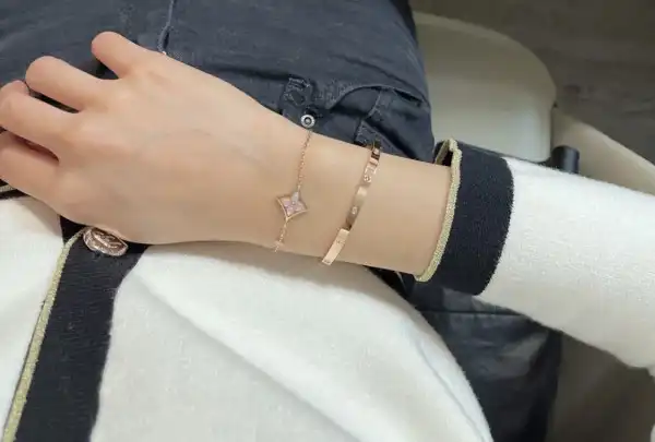 Rep LOUIS VUITTON BRACELET 0124