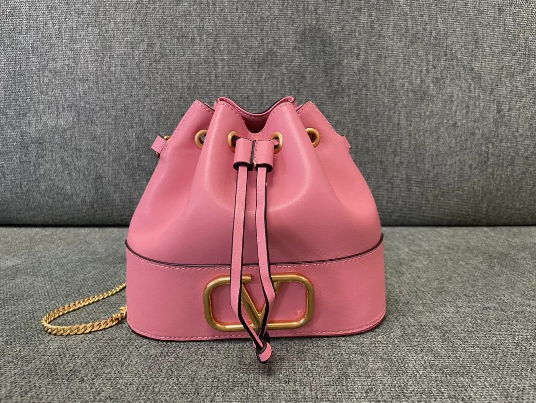 VALENTINO MINI BUCKET BAG IN NAPPA WITH VLOGO SIGNATURE CHAIN 0113