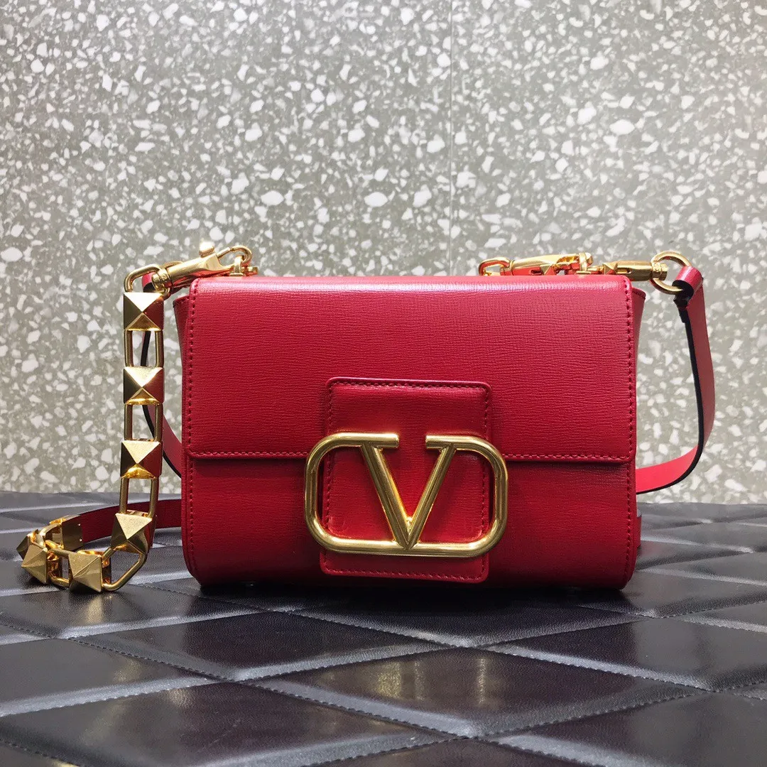 Valentino STUD SIGN SHOULDER BAG 0113