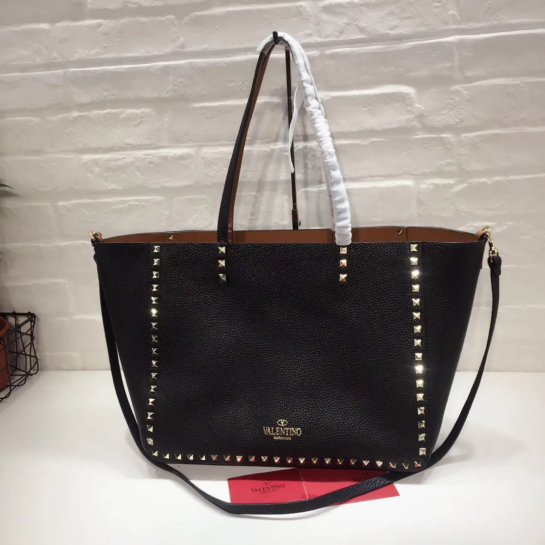 Rep VALENTINO MEDIUM GRAIN CALFSKIN LEATHER ROCKSTUD BAG 0113