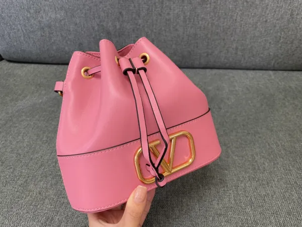 Affordable VALENTINO MINI BUCKET BAG IN NAPPA WITH VLOGO SIGNATURE CHAIN 0113