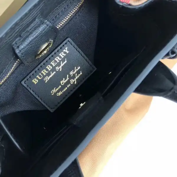 Rep Burberry The Baby Banner in Leather and House Check 0125