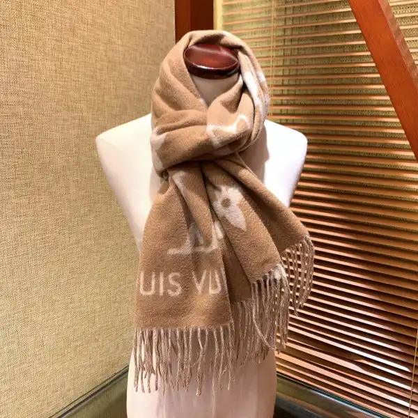 Rep LOUIS VUITTON REYKJAVIK SCARF 0124