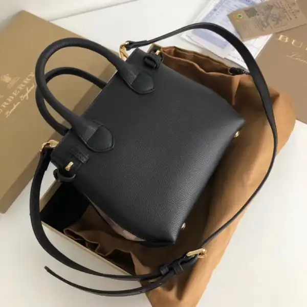 Rep Burberry The Baby Banner in Leather and House Check 0125