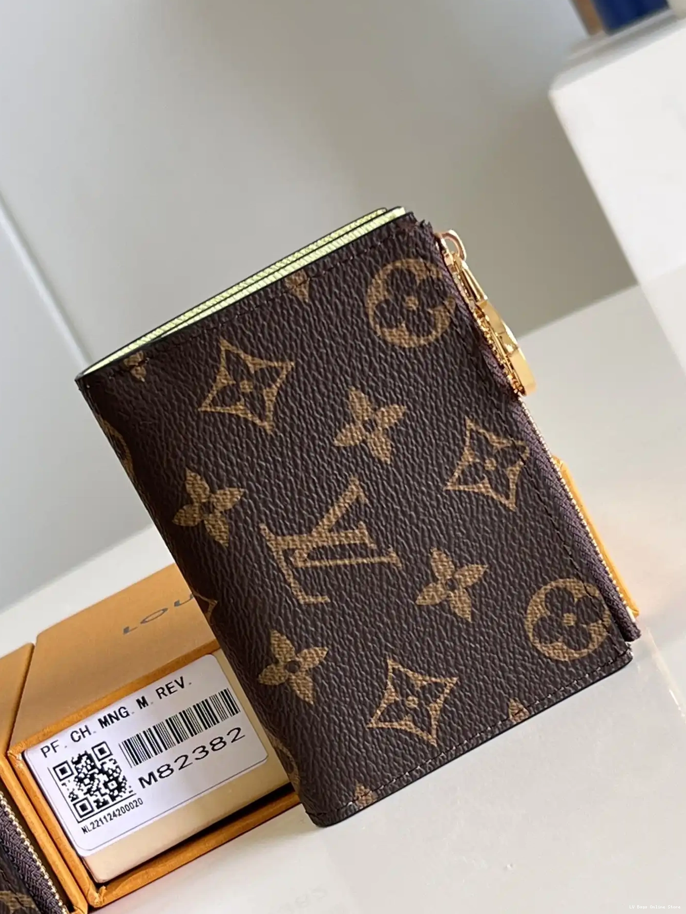 Lisa Vuitton Louis Wallet 0207