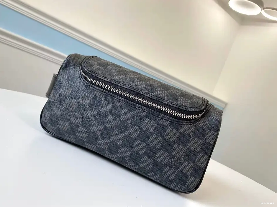 Cheap VUITTON LOUIS TOILETRY POUCH 0222