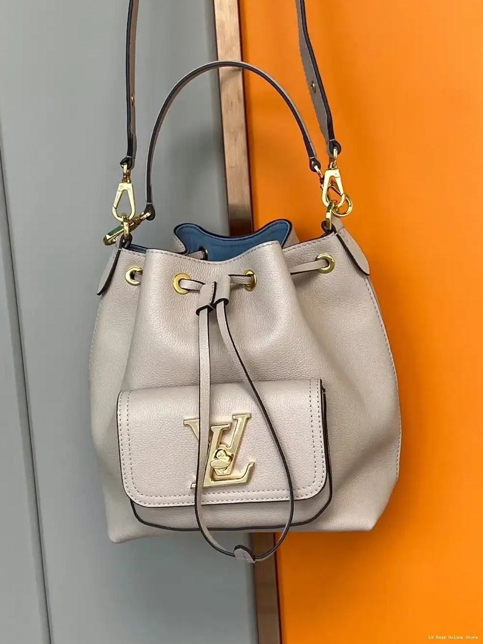 Affordable VUITTON LOUIS LOCKME BUCKET 0212