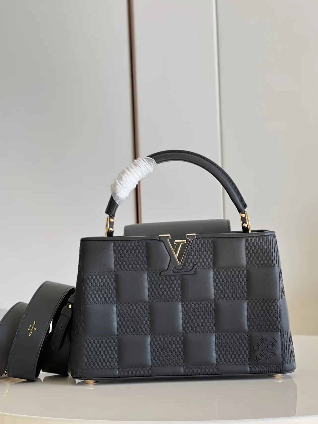 LOUIS VUITTON MM CAPUCINES 0207