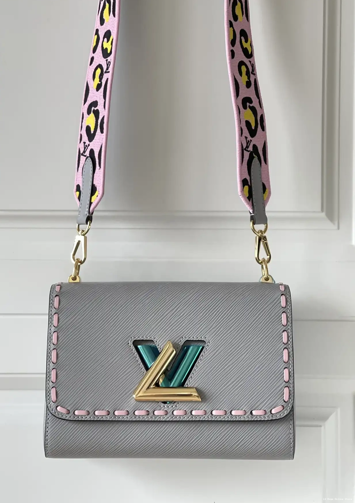 Rep TWIST MM VUITTON LOUIS 0211