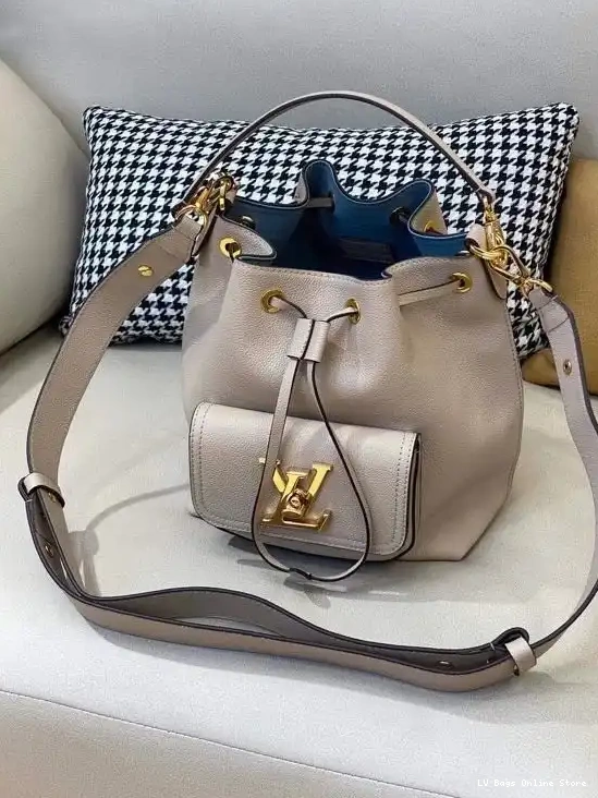 Affordable VUITTON LOUIS LOCKME BUCKET 0212