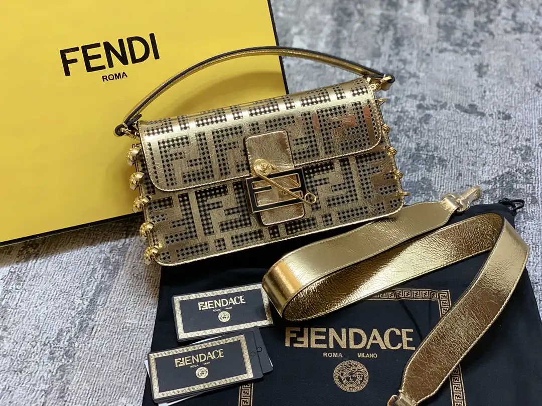 FENDI BAGUETTE-28*15*7cm 0203