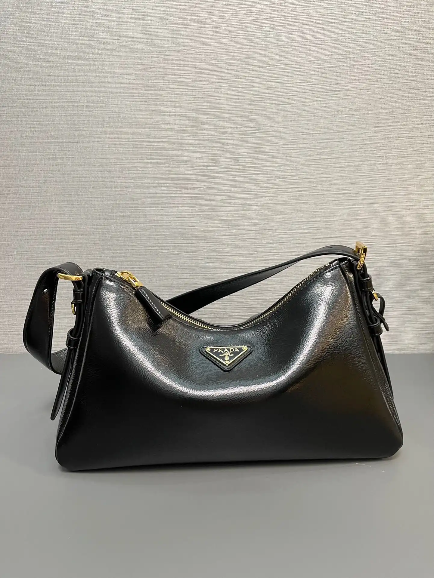 Prada Aimée medium shoulder bag 0202