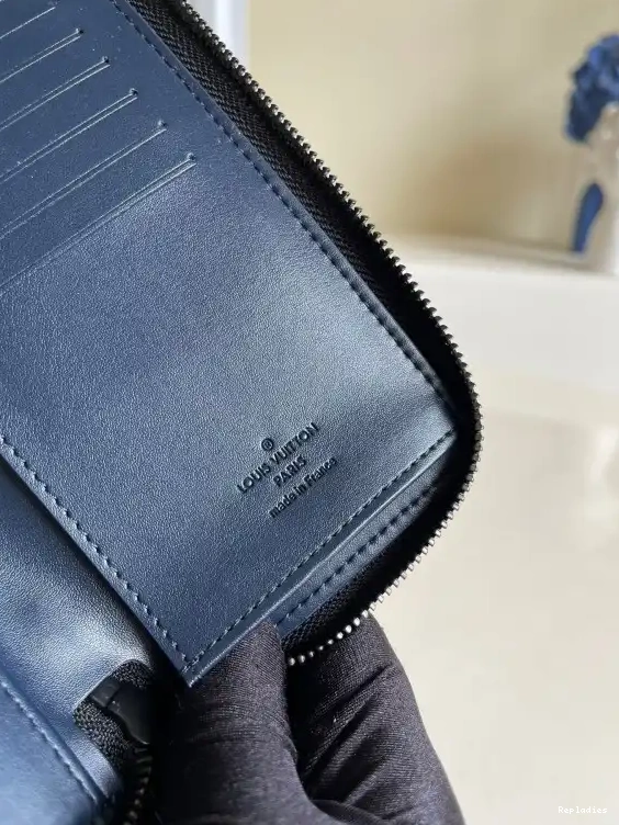 Affordable VUITTON WALLET LOUIS ZIPPY 0227