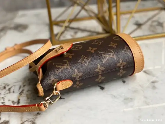 Affordable POUCH FOLD ME LOUIS VUITTON 0210