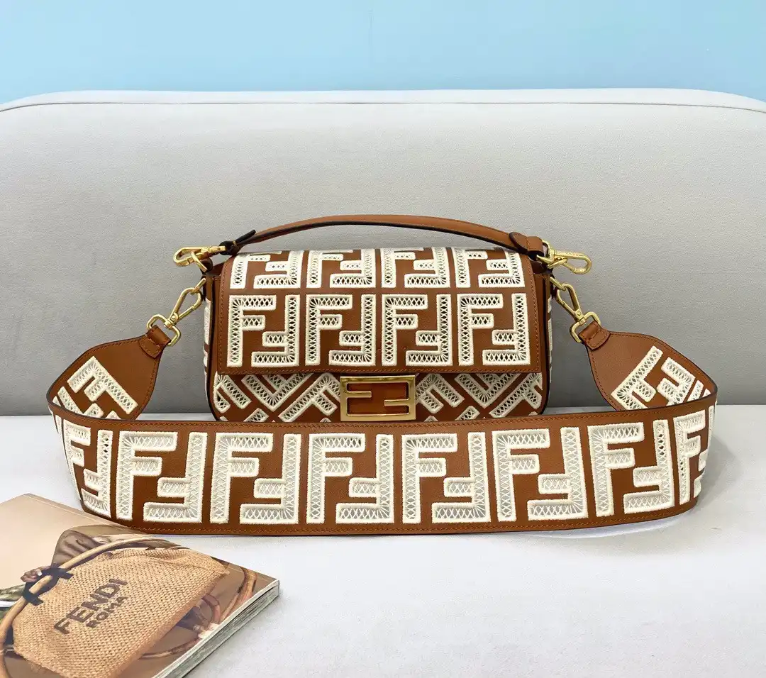 Affordable FENDI BAGUETTE 0203