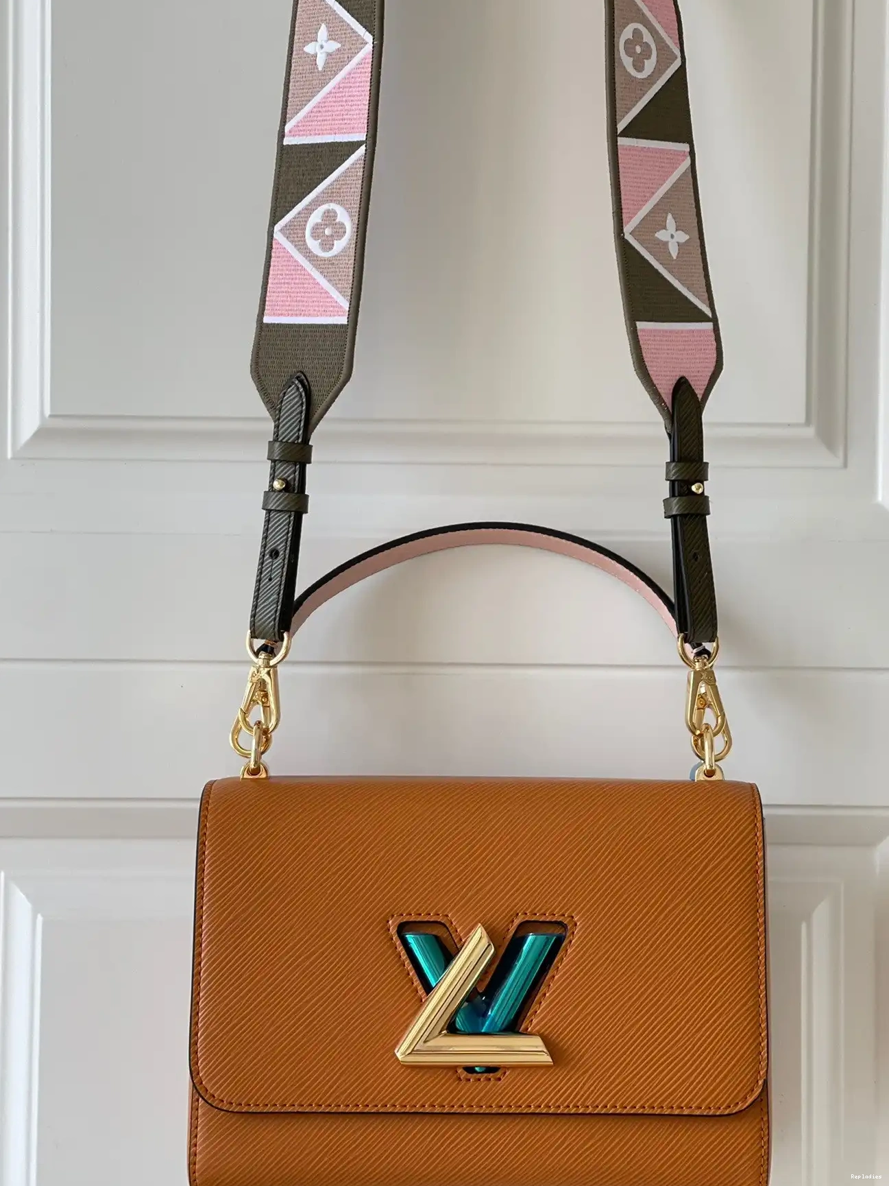 Affordable MM LOUIS VUITTON TWIST 0210