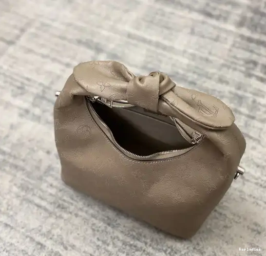 Rep PM KNOT LOUIS WHY VUITTON 0222