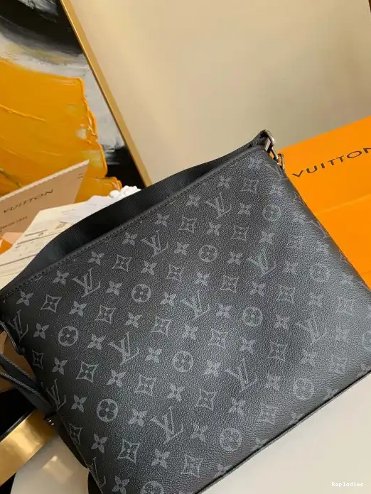 Cheap VUITTON MESSENGER BAG LOUIS 0227