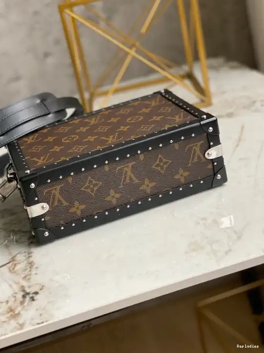 Rep LOUIS BOX VUITTON CLUTCH 0321
