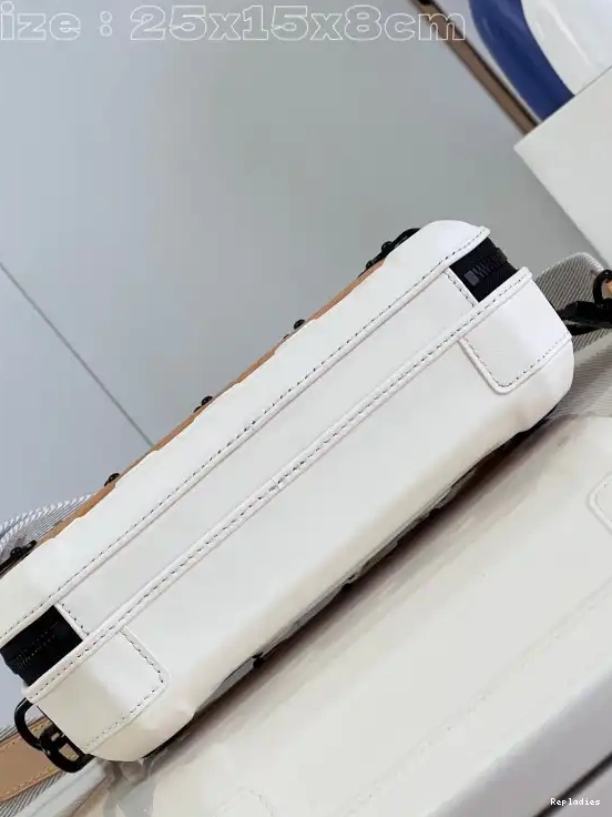 Affordable VUITTON Trunk LOUIS Future 0320